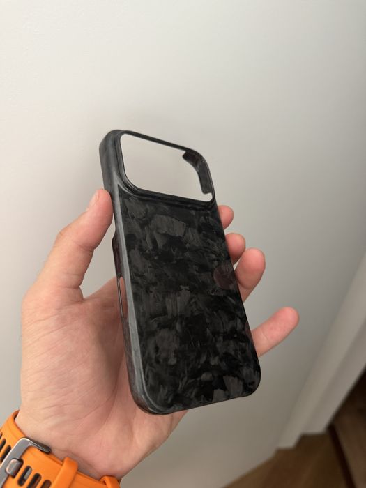Карбоновый чехол CCR Carbon Case Russia для iPhone 17 pro