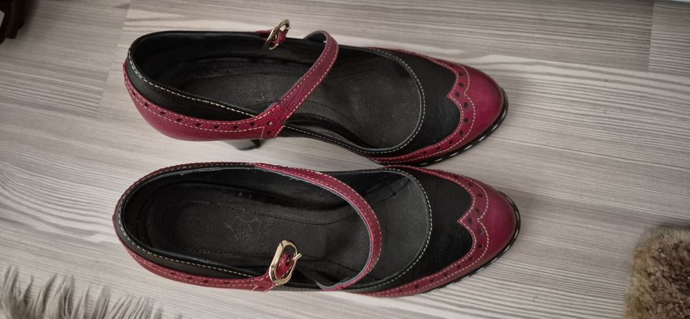 Pantofi din piele, marimea 37