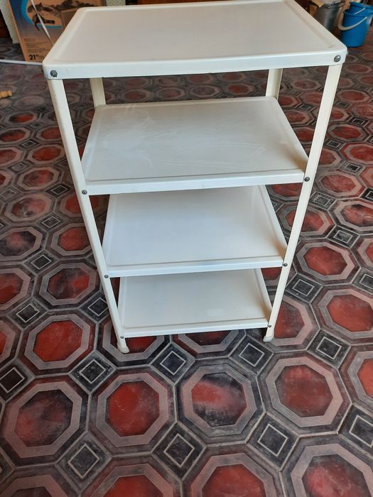 Металлический стеллаж этажерка