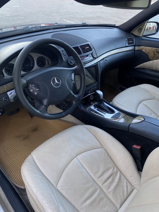 Mercedes Benz W211 E320