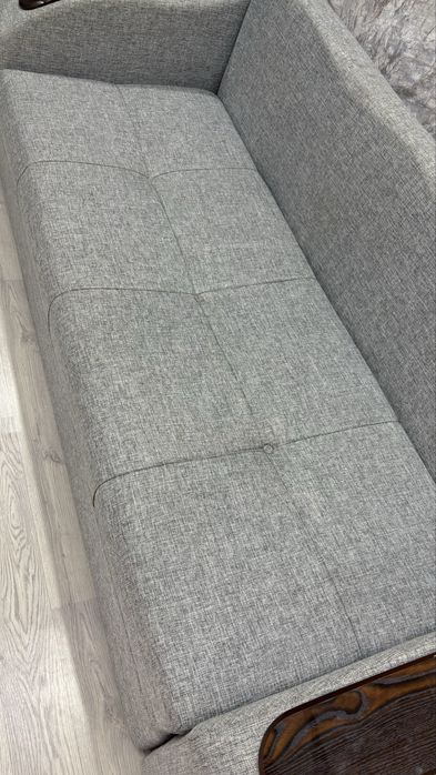 Продам диван в хорошем состояние