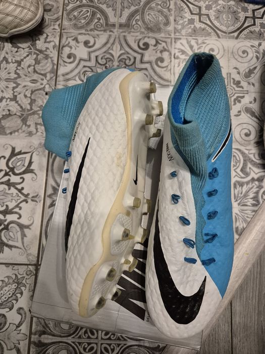 Vând Ghete Fotbal  300 -350