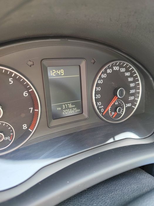 Vând golf 6 plus 2009 1.6 mpi BSE cel mai bun motor