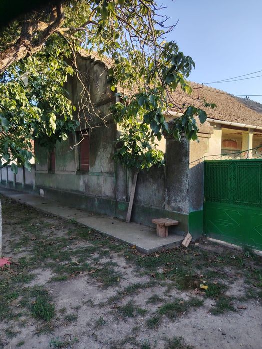 Teren 1000 mp + Casa in Pădureni