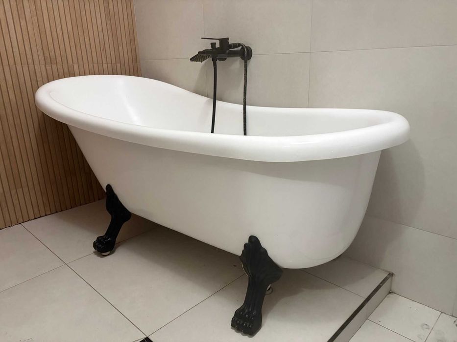 Cadă freestanding vintage cu picioare leu - alb/negru - 166x70 cm