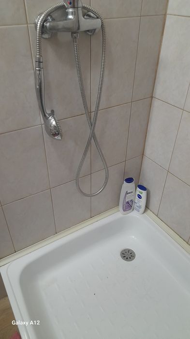 Casă la țară, condiții de bloc, de închiriat