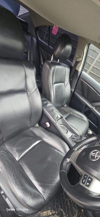 Interior piele toyota avensis t27