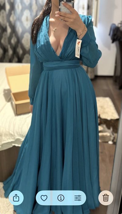 Vand rochie lunga de ocazie