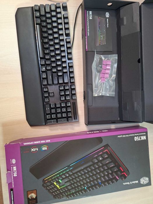 Нова геймърска клавиатура - Coolermaster MK750 RGB Cherry MX Brown Tactile Mechanical Keyboard