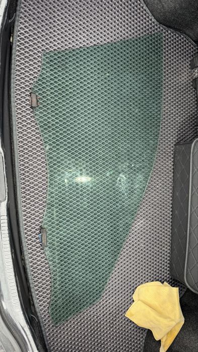 Стекло камри 55 американец переднее левое/водительское оригинал