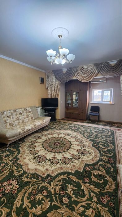 Мега планет Юнусабад -11 отличная 3х комнатная квартира с обстановкой.