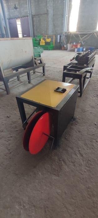 Продам станок для тепличных зажимов.