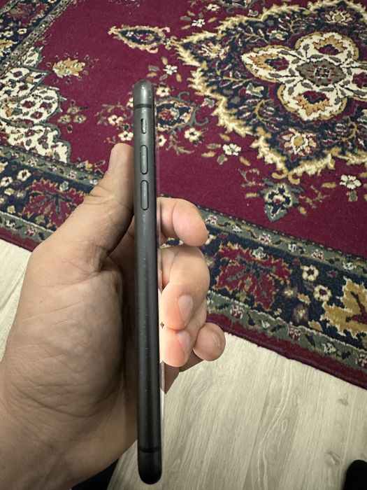 Айфон 11 продам в отличьном состояний