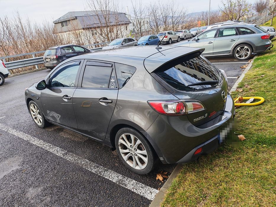 Vând Mazda 3 Bl 2.0l benzină din 2010