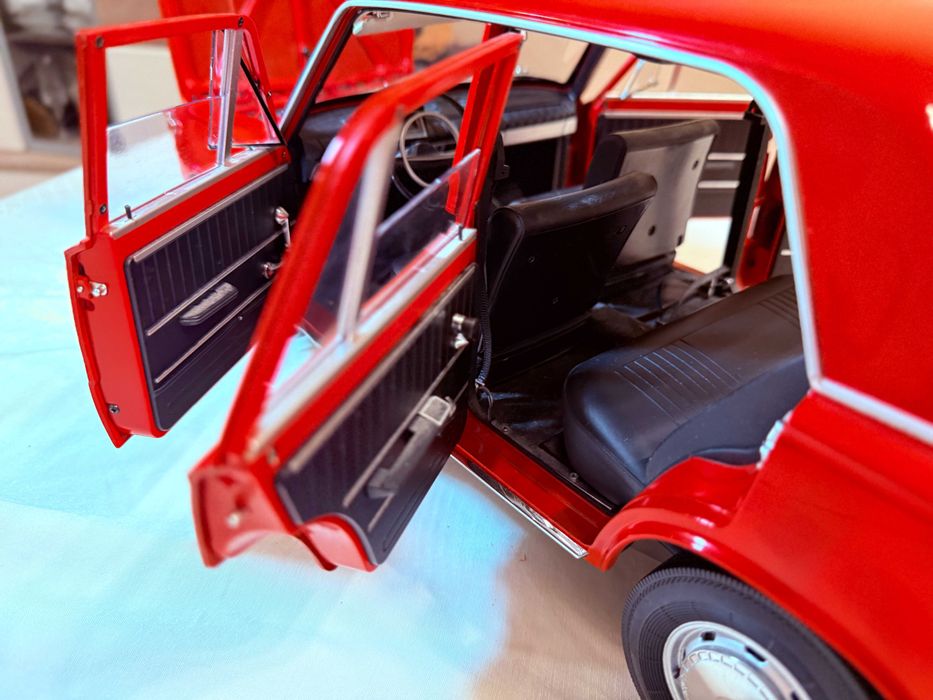 Макет ”Жигули - ВАЗ 2101 - 1:8” от Списания сглоби Жигули