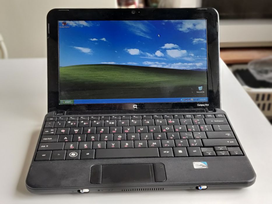 Колекционерски винтидж Мини Лаптоп COMPAQ MINI 110
В пълна