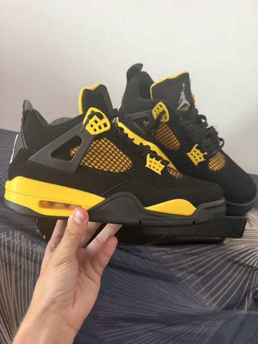 Air Jordan 4 Yellow Thunder
