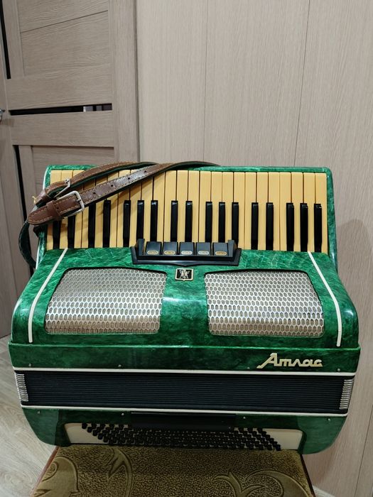 Продаются музыкальные инструменты