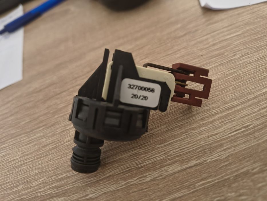 Presostat presiune minima centrala Ariston cares premium 24EU