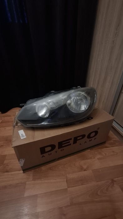 Far stânga ORIGINAL VW Golf 6 – OEM cu logo VW – cod 5K1941005