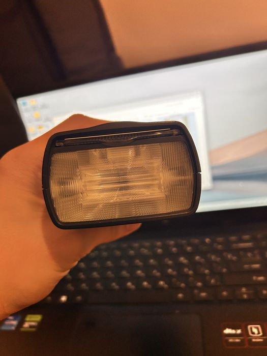 Продаю вспышку для фотоаппарата