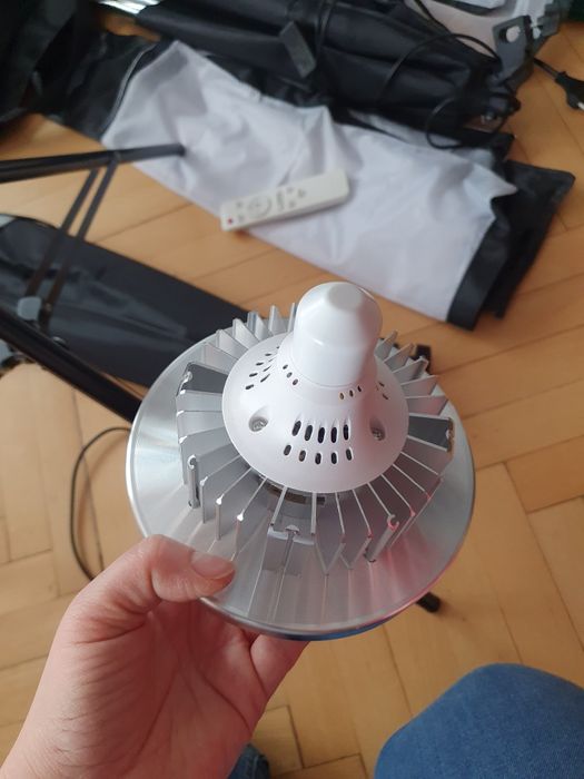 Sistem lumini LED studio