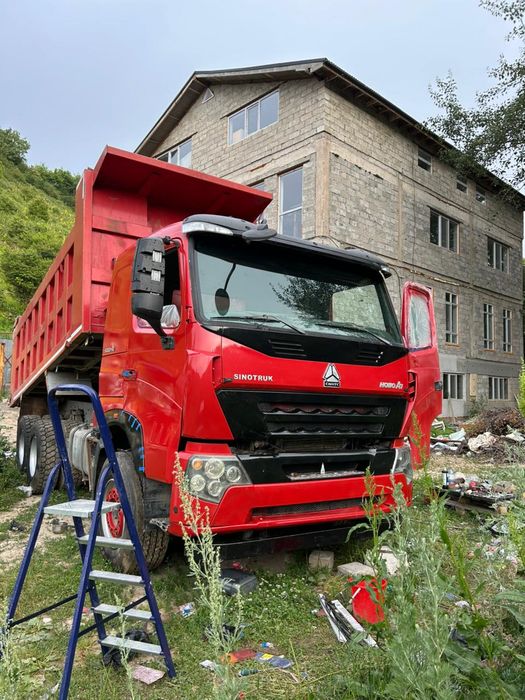 Продам грузовик HOWOA7