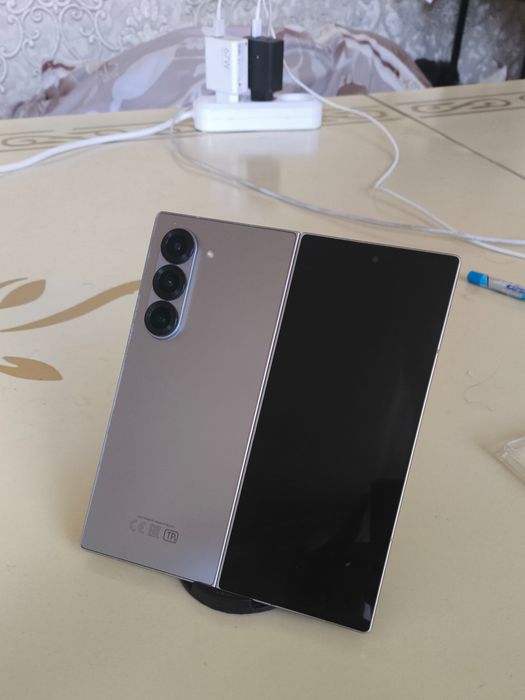 Samsung z fold 6 12/512 Серый цвет