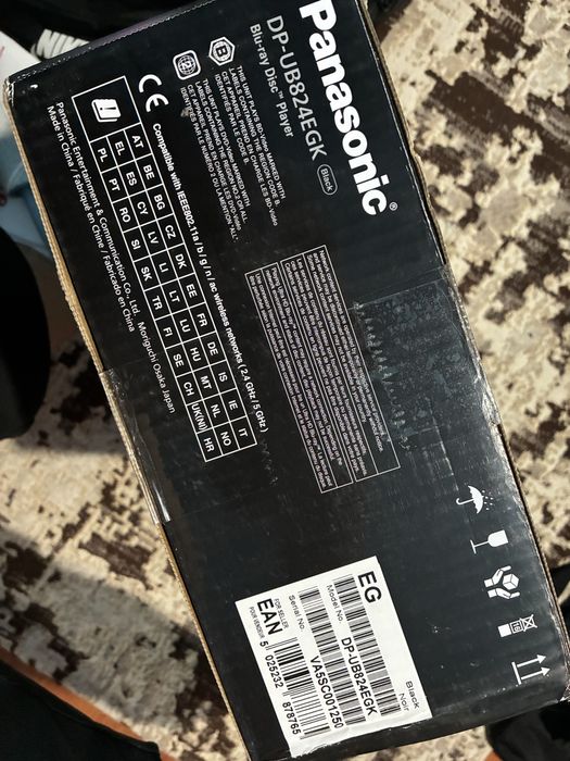 Panasonic DP-UB824EGK Blu-ray Disc Player nou, sigilat.