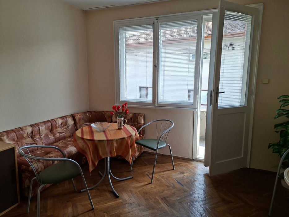 Дава се под наем Тристаен апартамент в Русе, Център - 97 кв.м за 390 € - Снимка #8