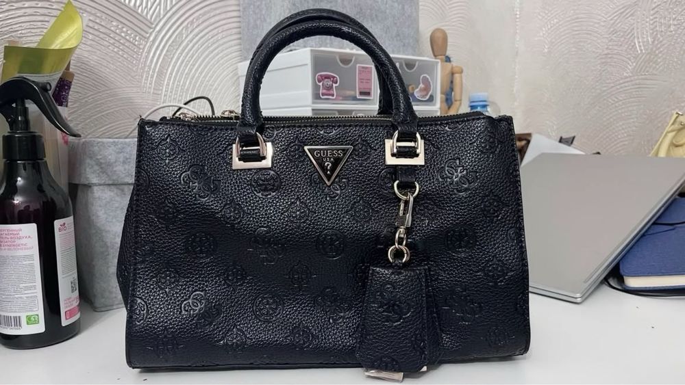 Сумка Guess Cresidia Status Satchel