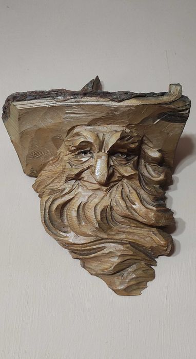Sculptură de lemn - moș