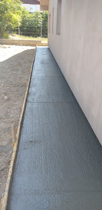 Echipa specializată în amenajări exterioare si renovari interioare