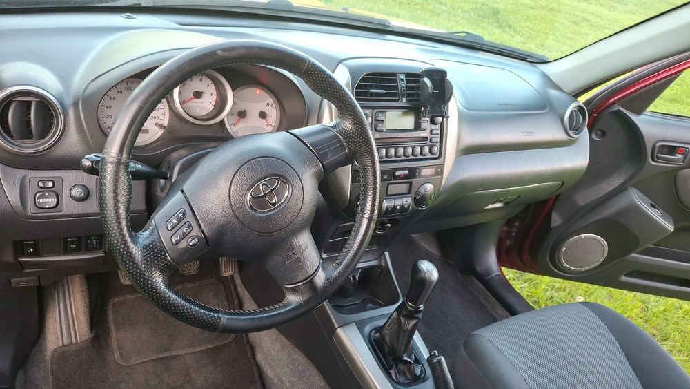 Toyota RAV-4 din anul 2004