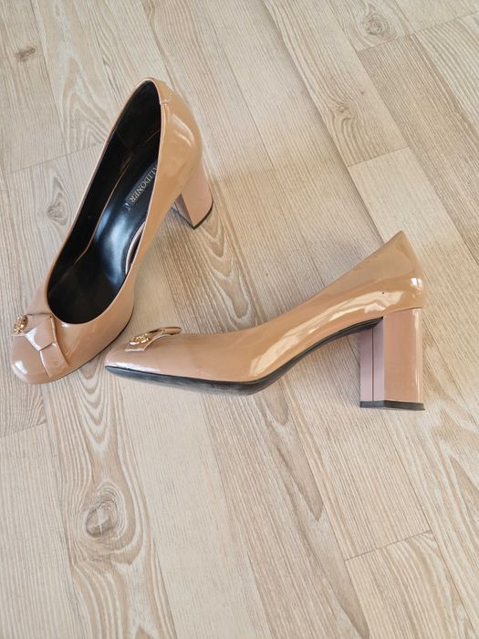 Продам туфли женские