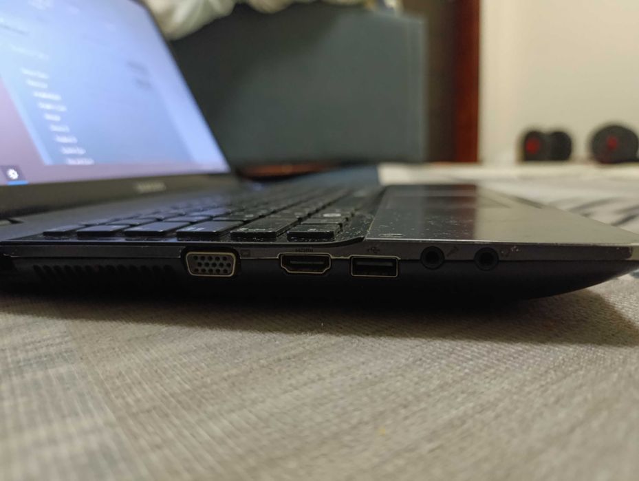 Ноутбук Samsung NP300E5X