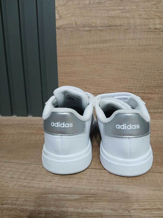 Маратонки Adidas