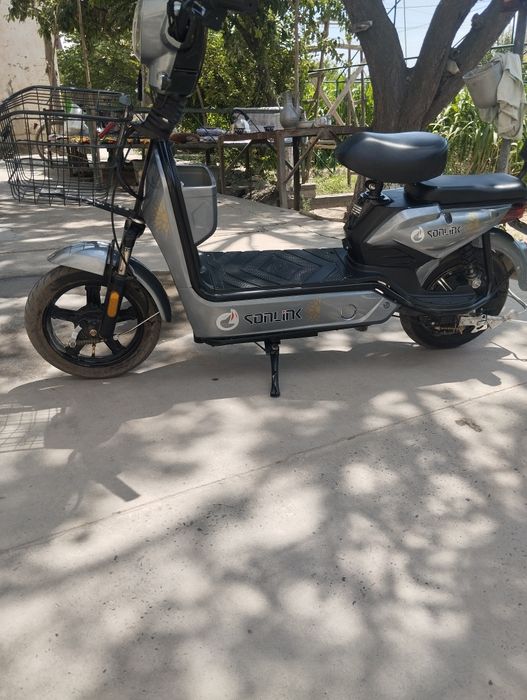 Skuter sotiladi holati yaxshi.