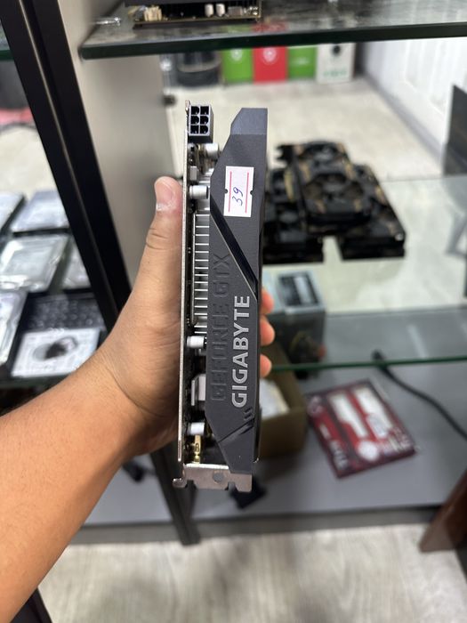 Gigabyte Gtx 1650 super 4gb 128bit ddr5  Holati zor