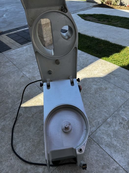 Vand masina , aparat de razuit legume, cascaval, robot de bucatarie