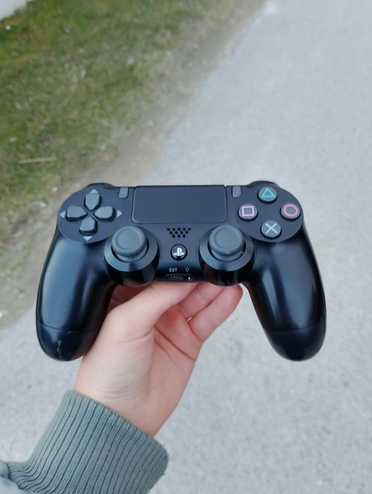 Vând controller PS4 perfect funcțional