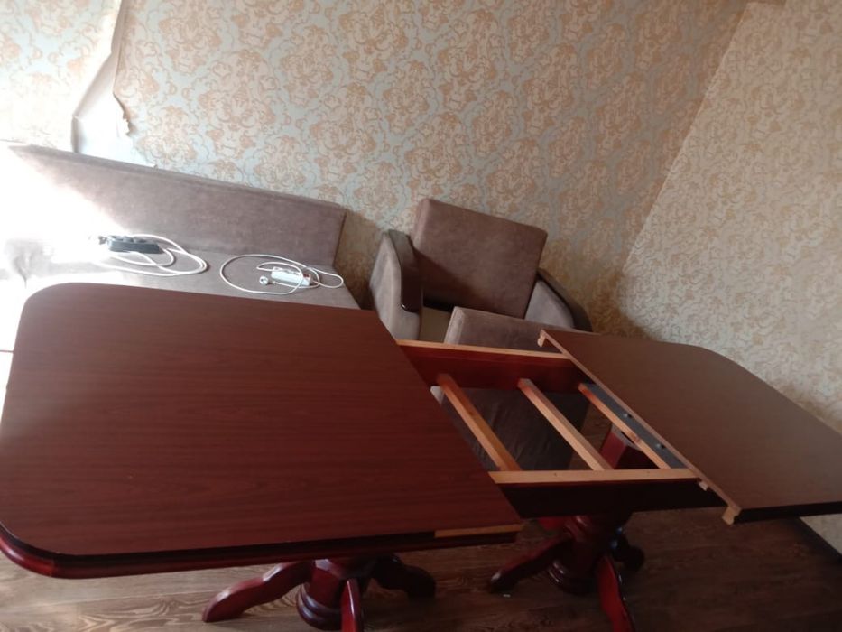 Продам стенку и стол