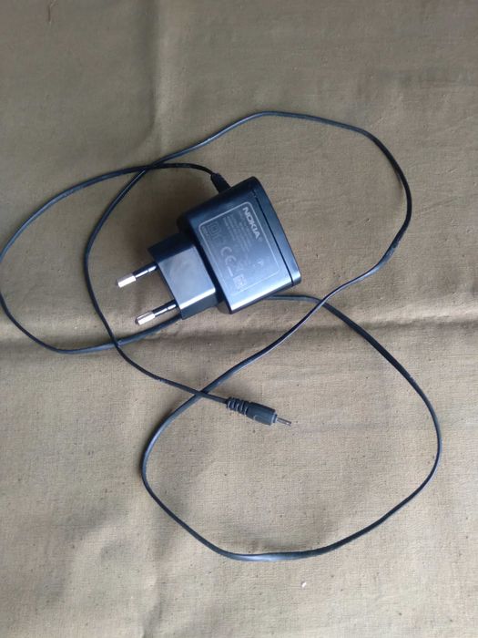 Зарядки для телефона Nokia (тонкая и толстая)