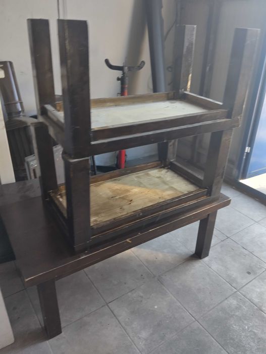 Маси ниски и столове