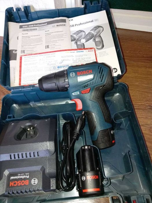 Двухскоростная безударная дрель-шуруповёрт Bosch GSR 12V-30