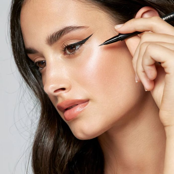 Черна течна очна линия, CATWALK NL Beauty