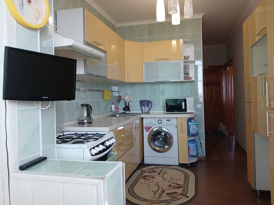 Сдам квартиру 2х комн, на берегу моря, в 14-19 в аренду посуточно