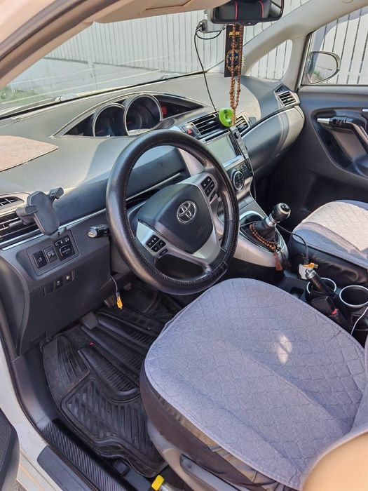 TOYOTA Verso 2015 — imagine 4