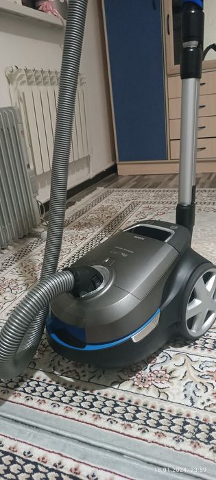 Пылесос  PHILIPS