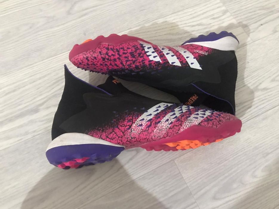Продаю сороконожки Adidas Predator demonski